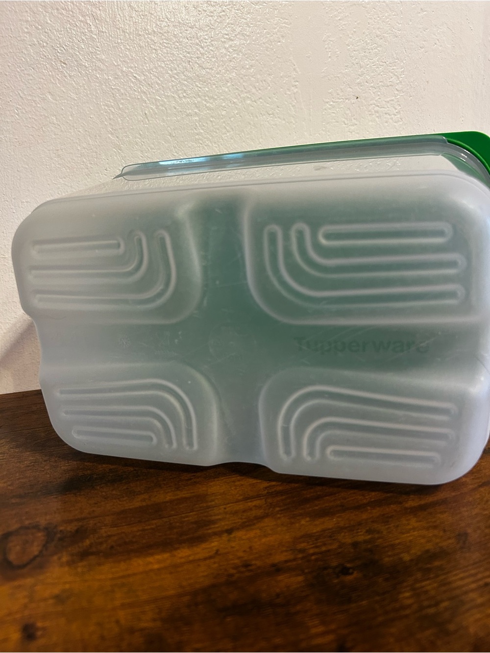 Tupperware FridgeSmart Medium Deep Container Produce Saver 4.4L 1.1 Gal - Picture 3 of 6
